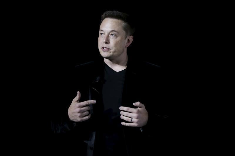 Elon Musk ca ngợi Dogecoin, và chỉ ra danh tính của cha đẻ Bitcoin