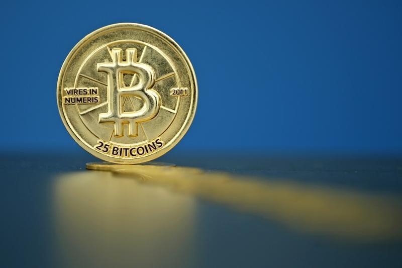 Bitcoin tạo đáy ở 33K USD, lực mua vào bắt đầu xuất hiện