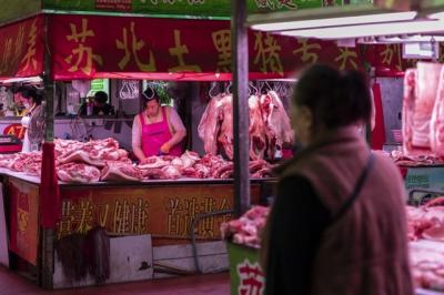 Giá thịt heo có thể đẩy lạm phát của Trung Quốc tăng mạnh trong năm 2022