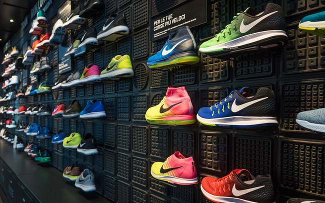 Nike kiện nhà bán lẻ vì bán giày thể thao trái phép dưới dạng NFT