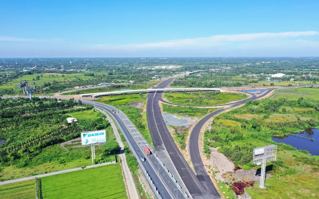 Tiền Giang kiến nghị Thủ tướng đầu tư giai đoạn 2 tuyến cao tốc từ TP.HCM đến Mỹ Thuận