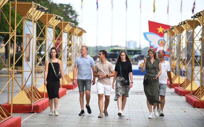 Vì sao khách quốc tế ít đến Việt Nam?