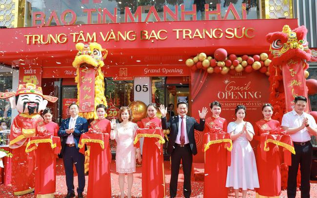 Tưng bừng khai trương cửa hàng thứ 8 Bảo Tín Mạnh Hải tại Hà Nội