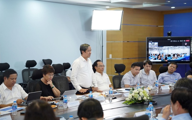 Bộ trưởng Nguyễn Kim Sơn: Mong Trường Đại học CMC trở thành hình mẫu