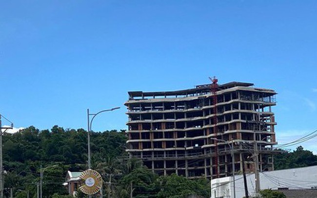 Xử phạt, buộc tháo dỡ công trình 12 tầng xây không phép ở Phú Quốc