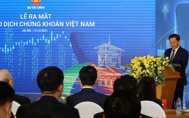 Sở Giao dịch Chứng khoán Việt Nam lãi 1.215 tỉ đồng trong 6 tháng