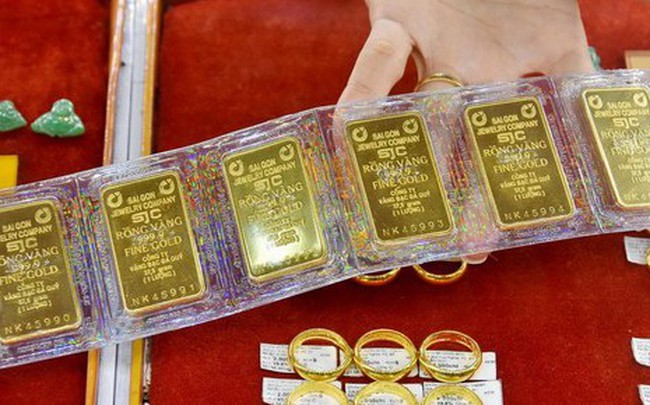 Kệ thế giới, giá vàng SJC vẫn tăng lên sáng đầu tuần