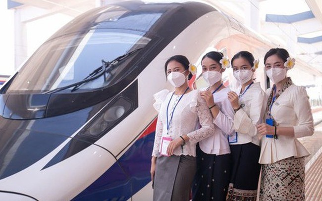 300 toa tàu hàng Made in China sắp "đổ bộ" vào Lào: Tuyến đường sắt Trung-Lào biến nhà ga Viêng Chăn thành "cảng khô" trên đất liền