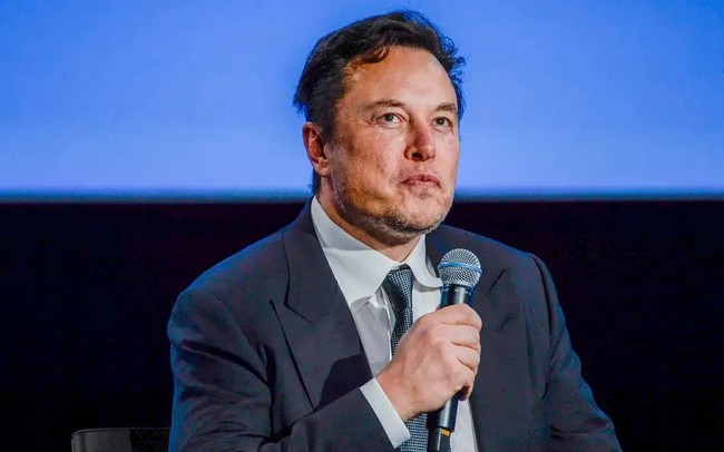 Elon Musk lập khảo sát giữa bão tranh cãi: Từ chức CEO Twitter hay không?