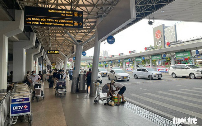 Sân bay Tân Sơn Nhất: Nhiều hãng dự kiến không soát giấy tờ ở cửa máy bay trong cao điểm Tết