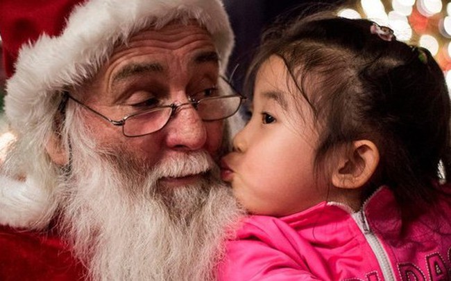 Forbes: Mỹ là "ông già Noel hào phóng" vì đã tặng cho Trung Quốc 3 món quà Giáng sinh này