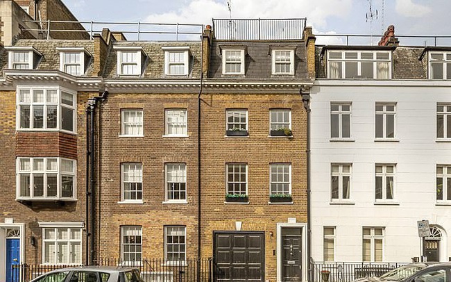 'Khám phá' ngôi nhà hẹp nhất London được rao bán với giá 4 triệu bảng Anh