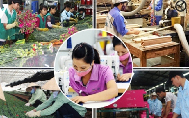 Việt Nam tăng trưởng kinh tế ngoạn mục, kiểm soát lạm phát trong năm 2022