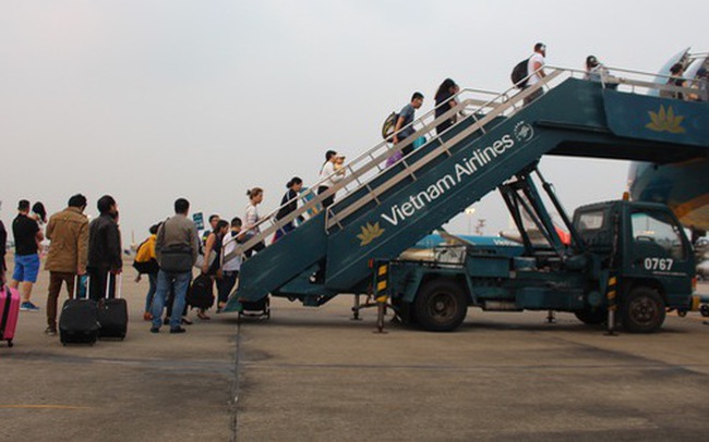 Hành khách 'mách nước' đủ cách bay vòng về Tết khi hãng bay hết vé