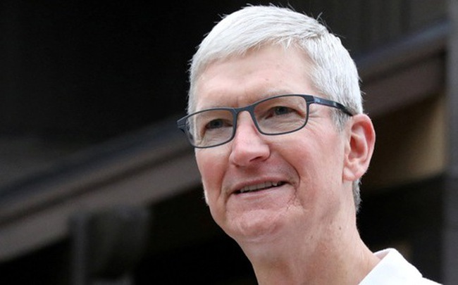 Apple giảm 40% lương thưởng của Tim Cook