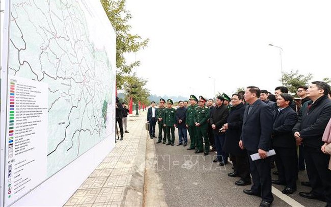 Thủ tướng Phạm Minh Chính khảo sát các dự án hạ tầng tại tỉnh Cao Bằng